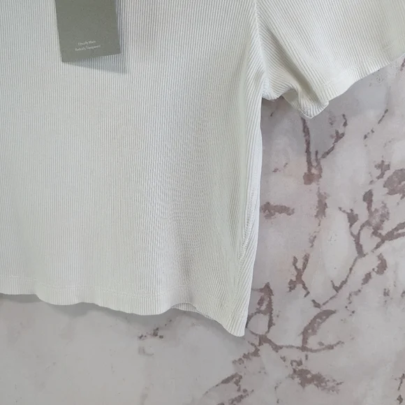 Everlane White Short Sleeve Tee - Picture 5 of 12